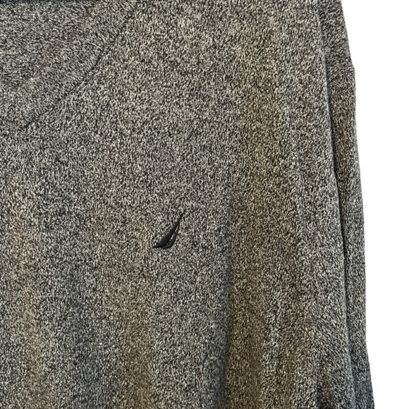 Nautica Men’s V-Neck Gray Knit Sweater Size L - Picture 2 of 5
